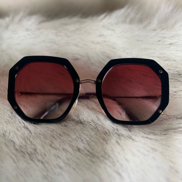 Chic Black Sunglasses for Women - Picture 3 of 7